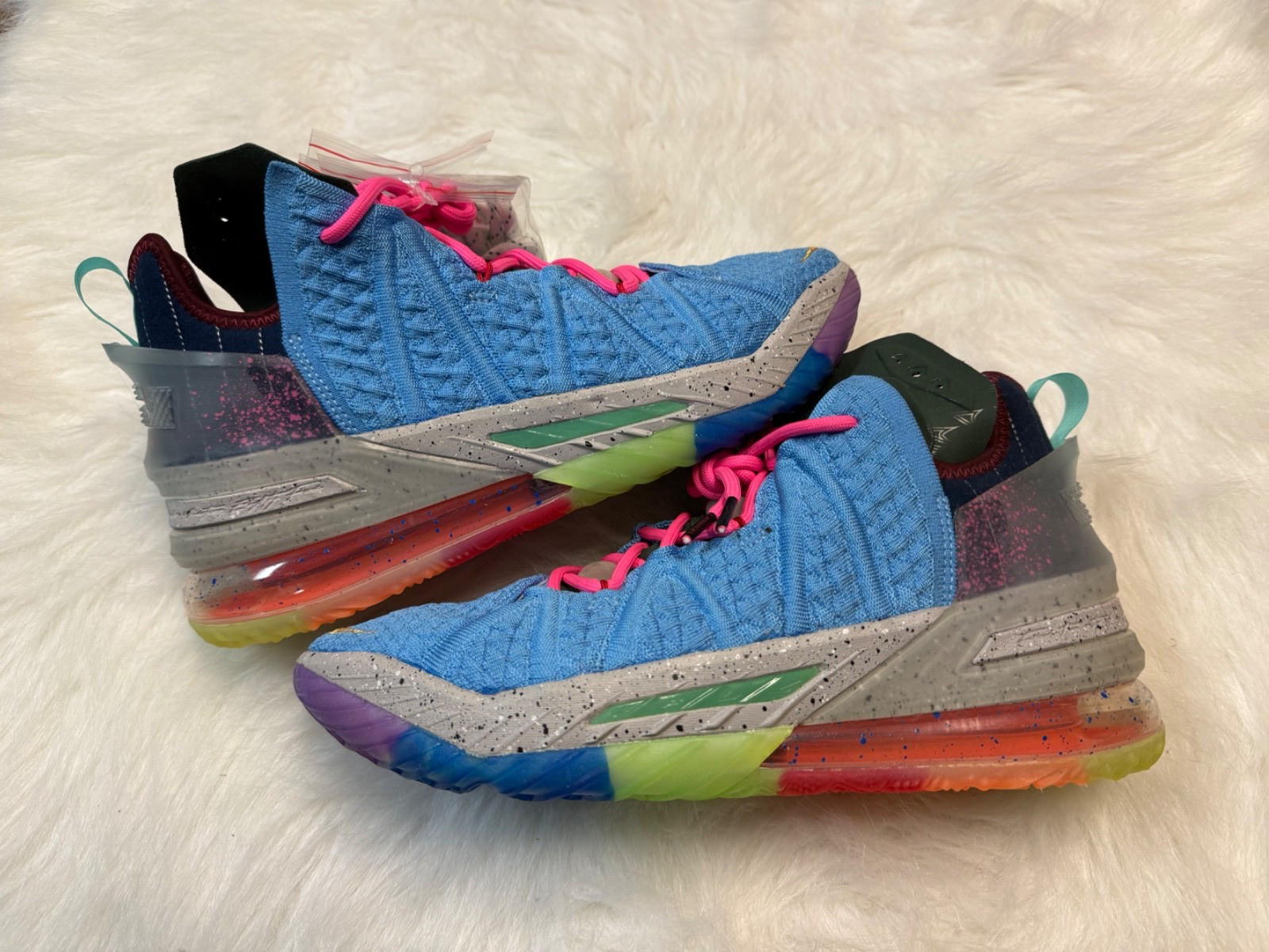 DM2813-400 Nike Lebron 18 Best Of 1-9 Men's Size 8.5 Shoes