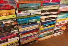 Lot of 100 Large Trade Literature Fiction Paperback BestSeller UNSORTED Mix Book picture